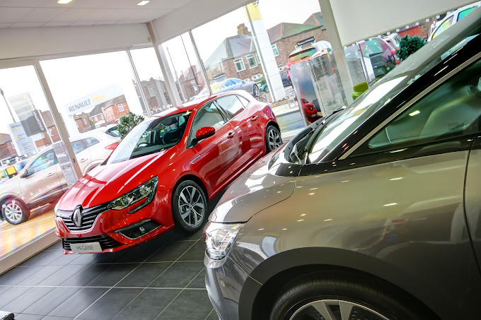 lookers-renault-newcastle-photo-5