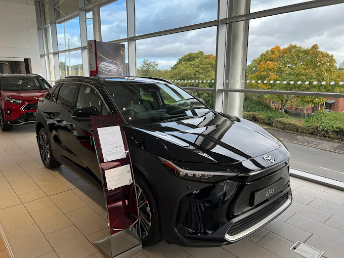 macklin-toyota-glasgow-photo-2