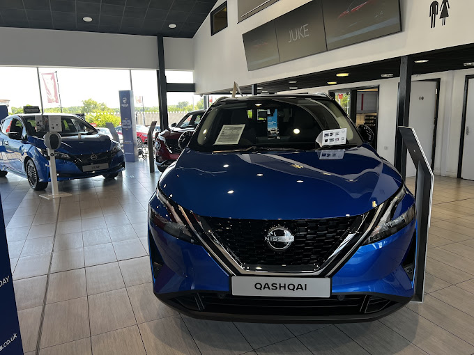 macklin-motors-nissan-glasgow-south-photo-4