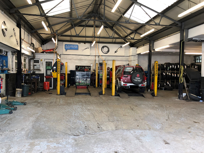 hiq-tyres--autocare-burgess-hill-photo-3