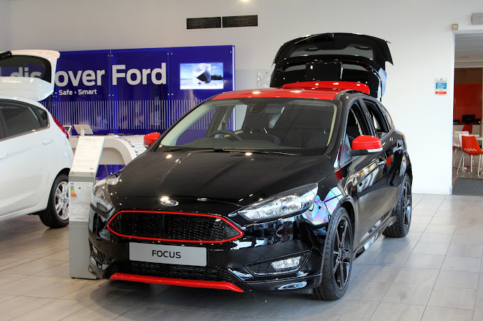 evans-halshaw-ford---kirkintilloch-photo-4