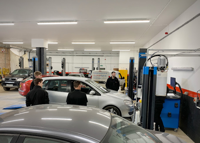 elite-garages-shaftesbury-photo-3