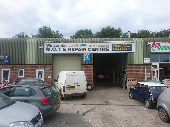 wincombe-mot--repairs-photo