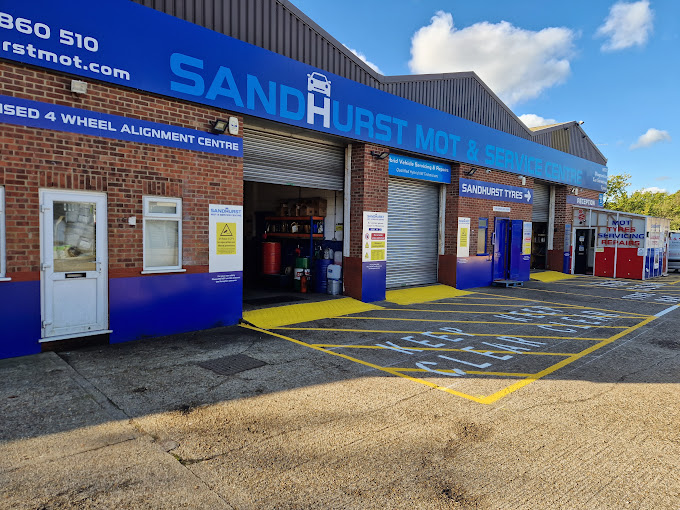 sandhurst-mot-centre--photo-1