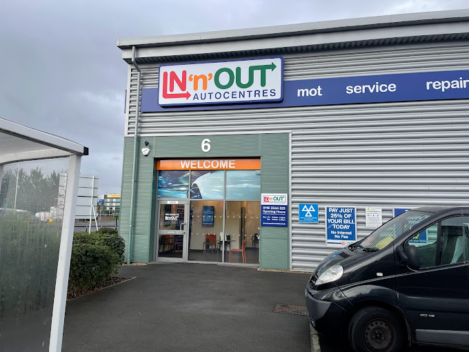 innout-autocentres---reading-photo