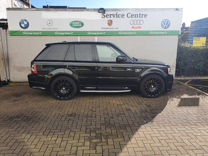 richmond-land-rover-specialist-photo-2