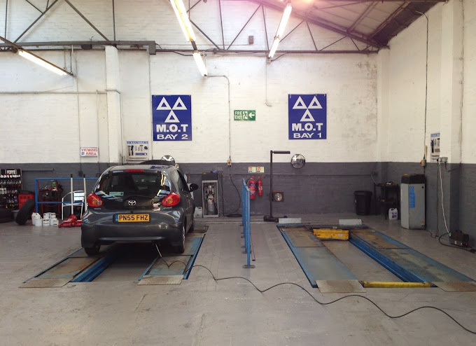 combined-motor-services-hornchurch-photo-3