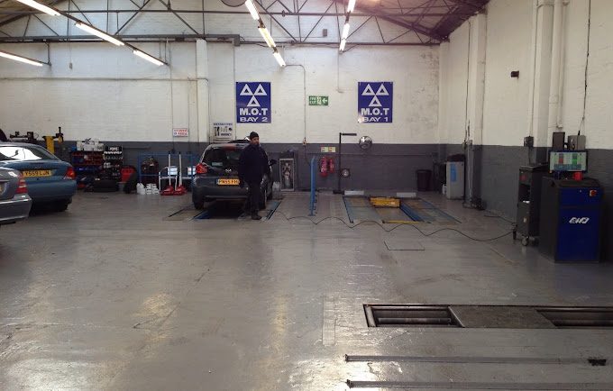 combined-motor-services-hornchurch-photo-4