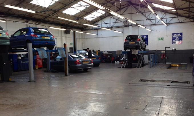 combined-motor-services-hornchurch-photo-5