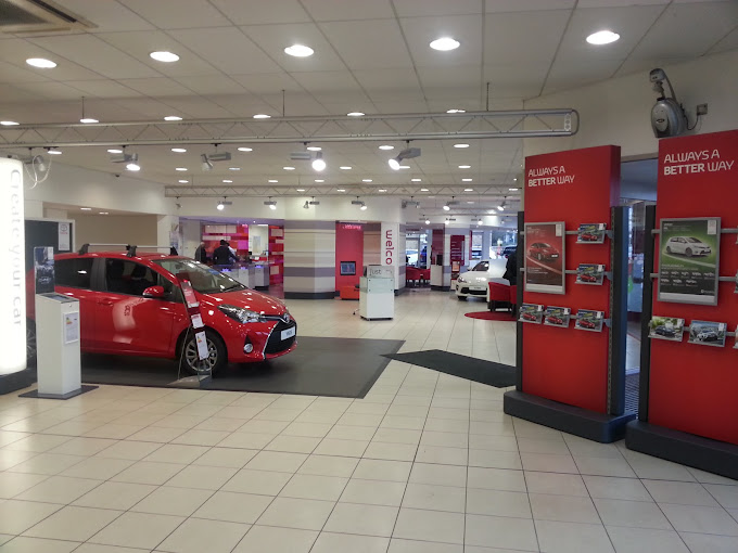 hills-toyota-woodford-photo-1