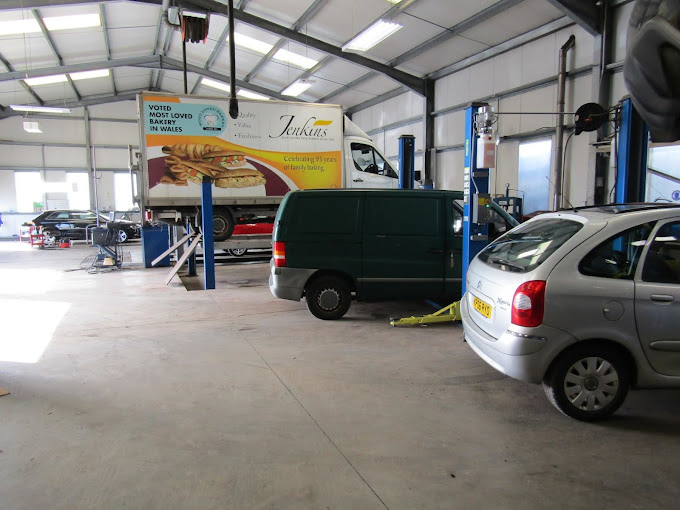 llanelli-motor-company-photo-4