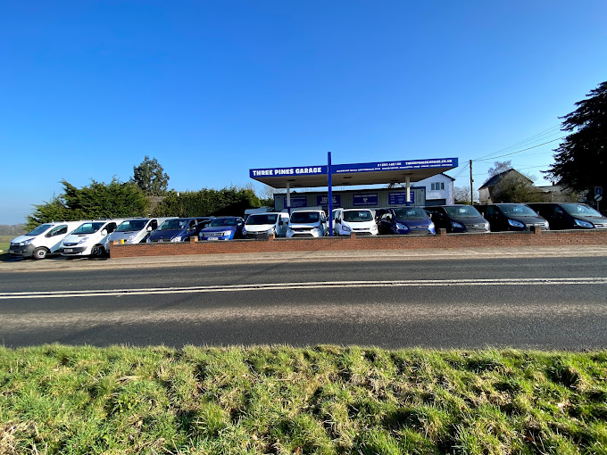 three-pines-stores--garage-photo-5