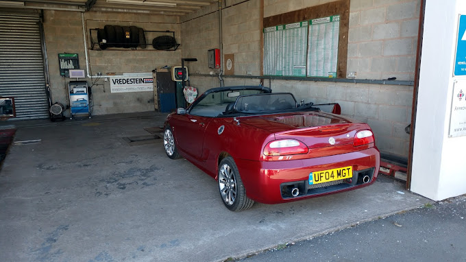 three-pines-stores--garage-photo-7