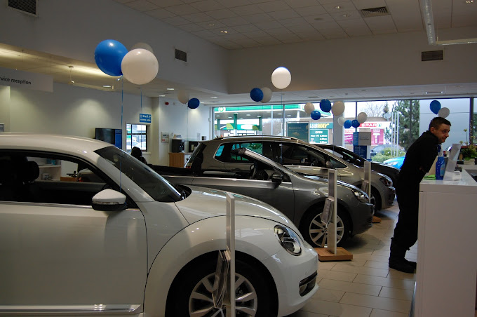 johnsons-volkswagen-redditch-photo-6