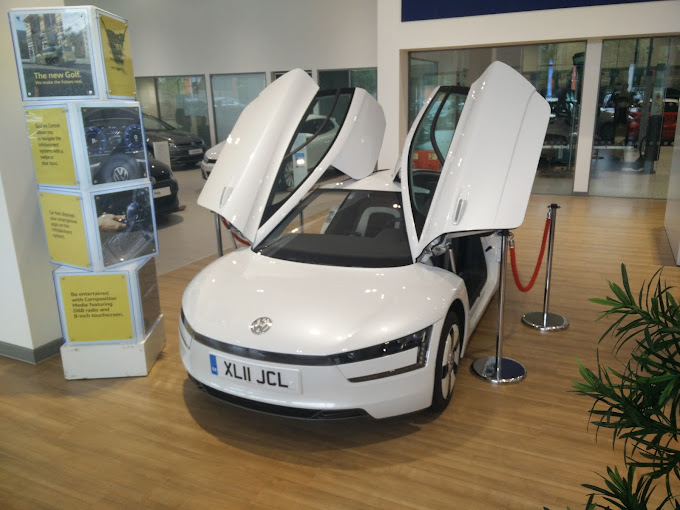 johnsons-volkswagen-solihull-photo-1