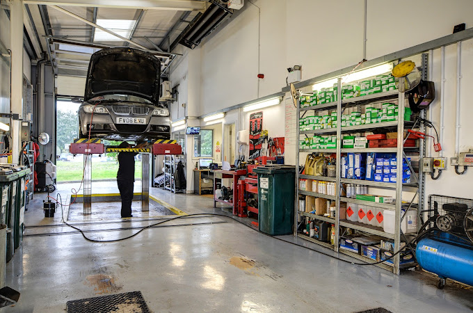 innout-auto-centres---kettering-photo-1