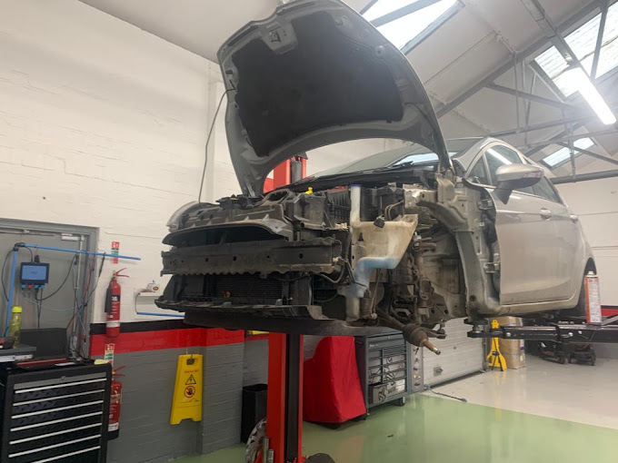 auto-works-service-centre-photo-4