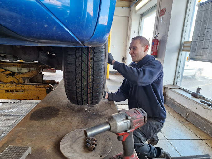 central-tyre--auto-services---macclesfield-photo-4