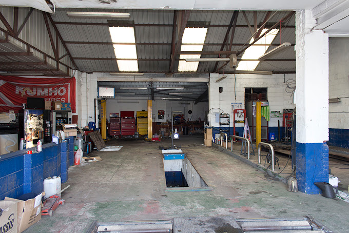 hillside-garage-of-shuttlewood-photo-1