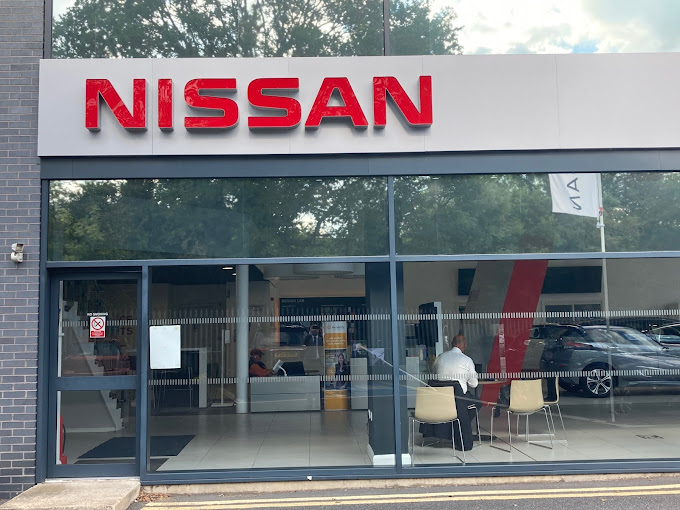 bristol-street-motors---nissan-chesterfield-photo-6