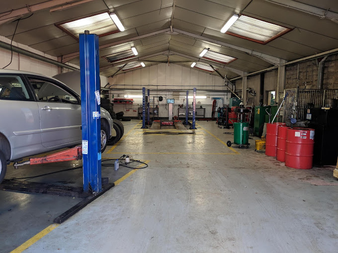 hiq-tyres--autocare-worksop-photo-1