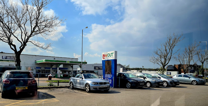 innout-autocentres-liverpool-photo-2