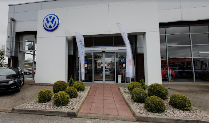 johnsons-volkswagen-warrington-photo-7