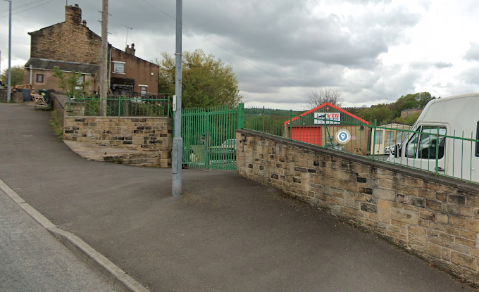 almondbury-garage-huddersfield-photo-1