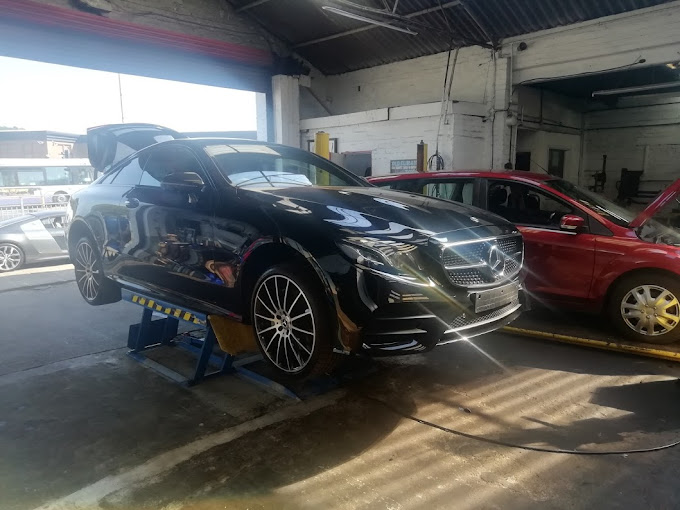 surefix-motoring-centre-huddersfield-photo-7