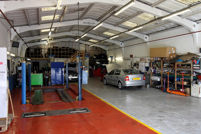 whitegate-motors-photo-3