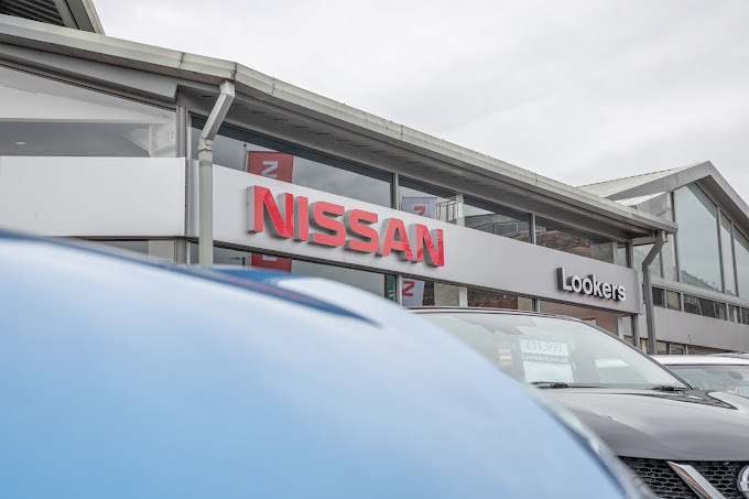 lookers-nissan-leeds-photo-5