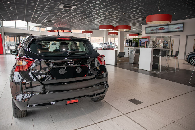 lookers-nissan-leeds-photo-6