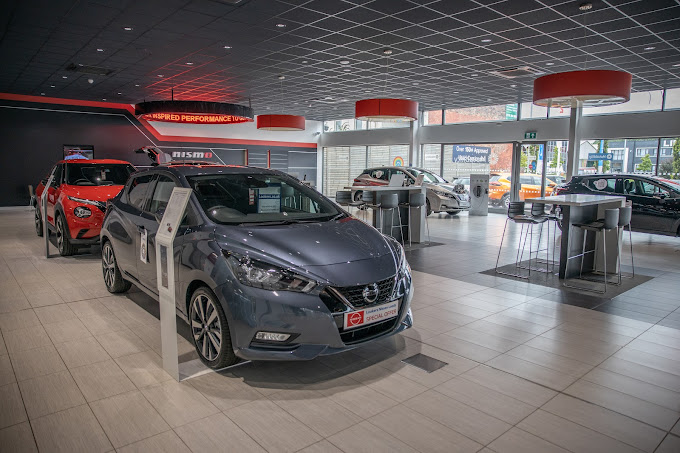 lookers-nissan-leeds-photo-7