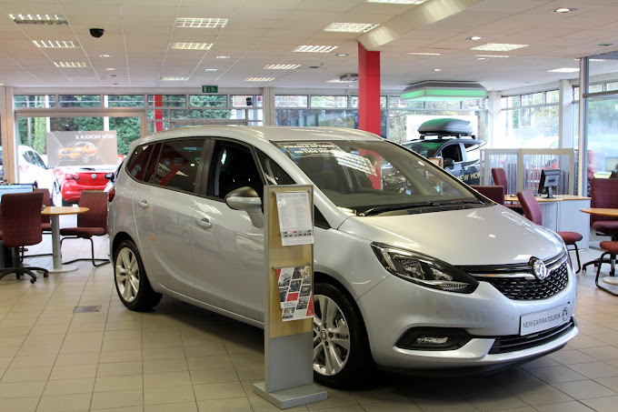 evans-halshaw-vauxhall---horsforth-photo-1
