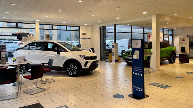 evans-halshaw-vauxhall---horsforth-photo-4